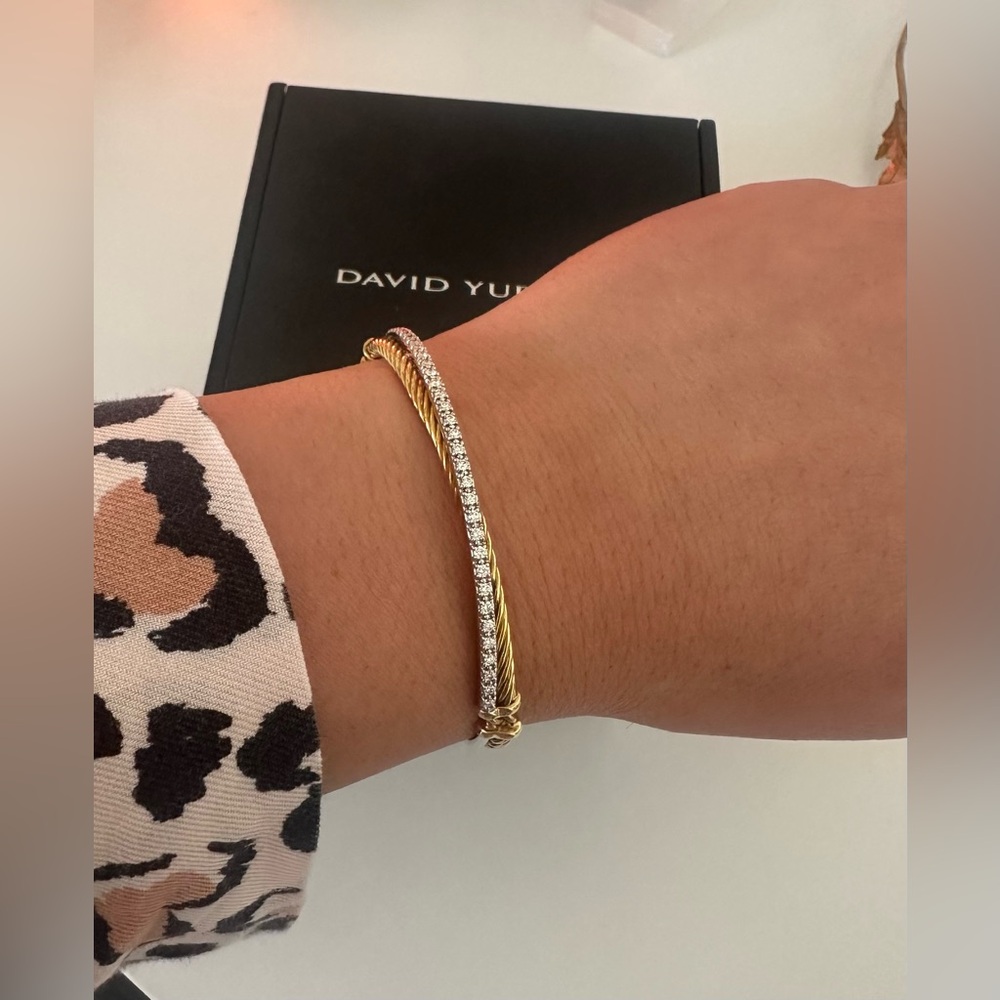 David Yurman - Link Crossover Link Bracelet
18K Yellow Gold with Diamonds, 3mm - Picture 9 of 11